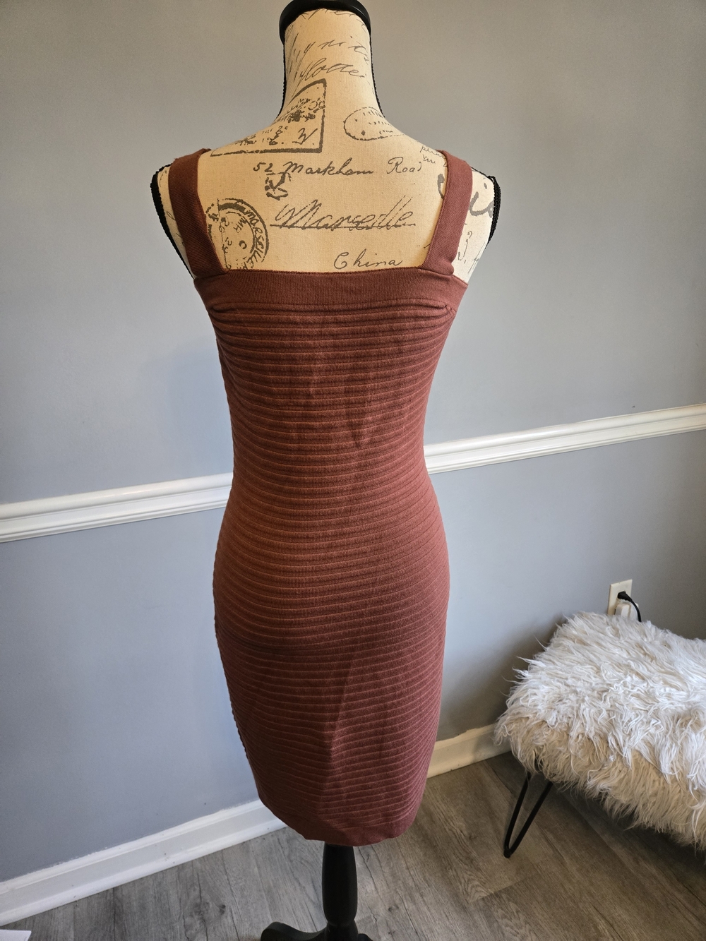 Rust Ribbed Knit Pencil Skirt - Women's - Picture 4 of 4